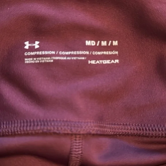 Under Armour heat gear ribbon ankle leggings. - Picture 5 of 5